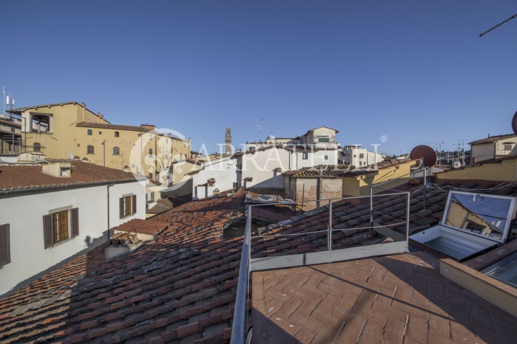 Bellissimo attico con terrazza in centro a Firenze