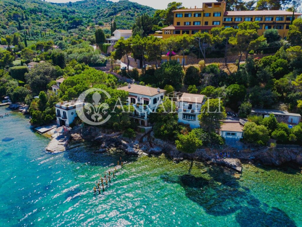 Luxury villa with private beach – Argnetario