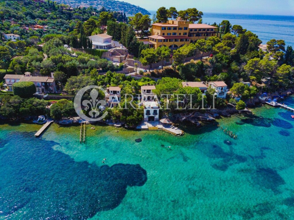 Luxury villa with private beach – Argnetario