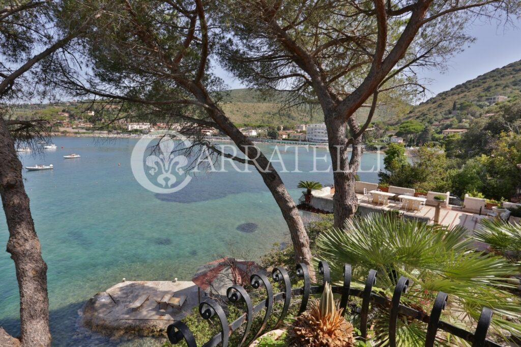 Luxury villa with private beach – Argnetario