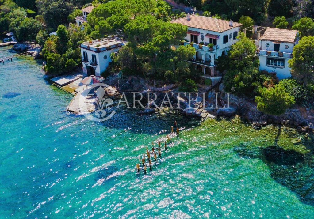 Luxury villa with private beach – Argnetario