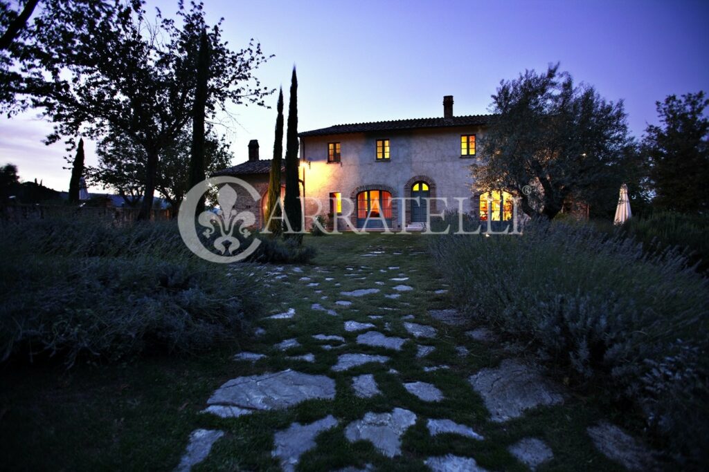 Casale con piscina a Cetona – Toscana