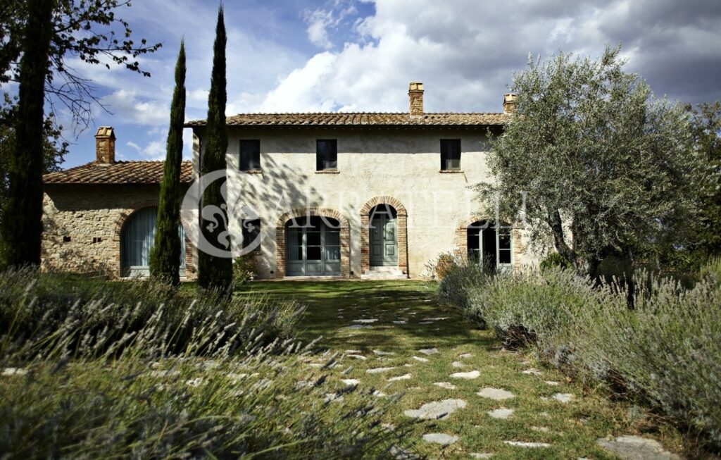 Casale con piscina a Cetona – Toscana