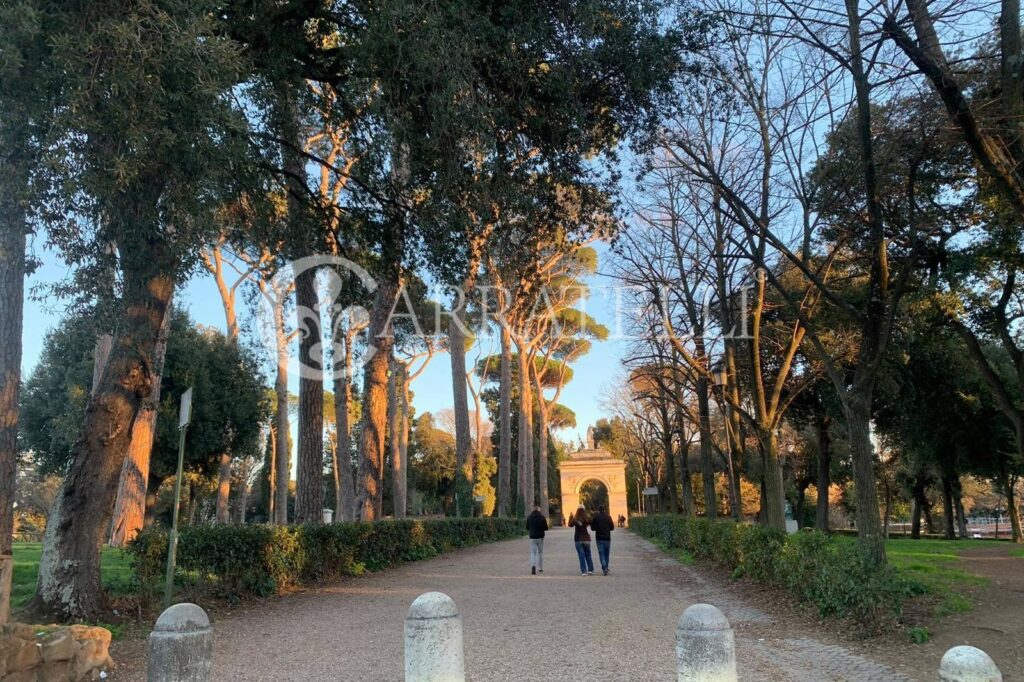 Attico con terrazza panoramica in Parioli