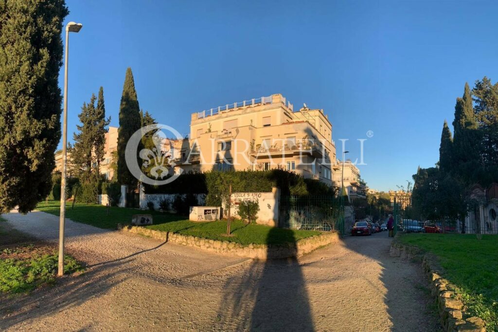 Attico con terrazza panoramica in Parioli