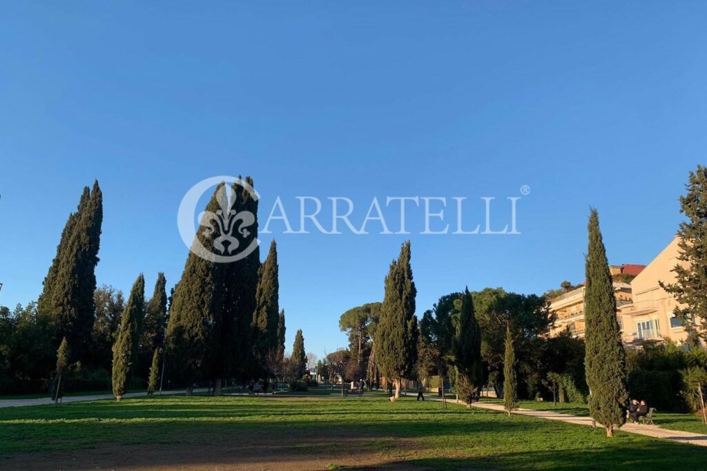 Attico con terrazza panoramica in Parioli