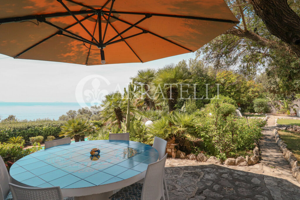 Prestigious panoramic villa in Punta Rossa