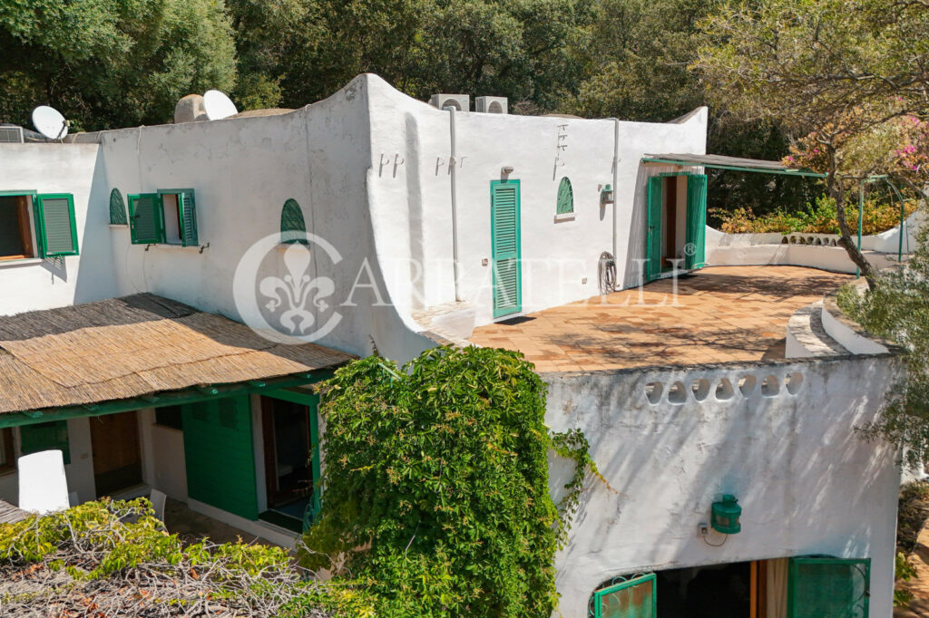 Prestigiosa villa panoramica a Punta Rossa