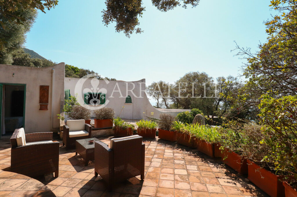 Prestigious panoramic villa in Punta Rossa