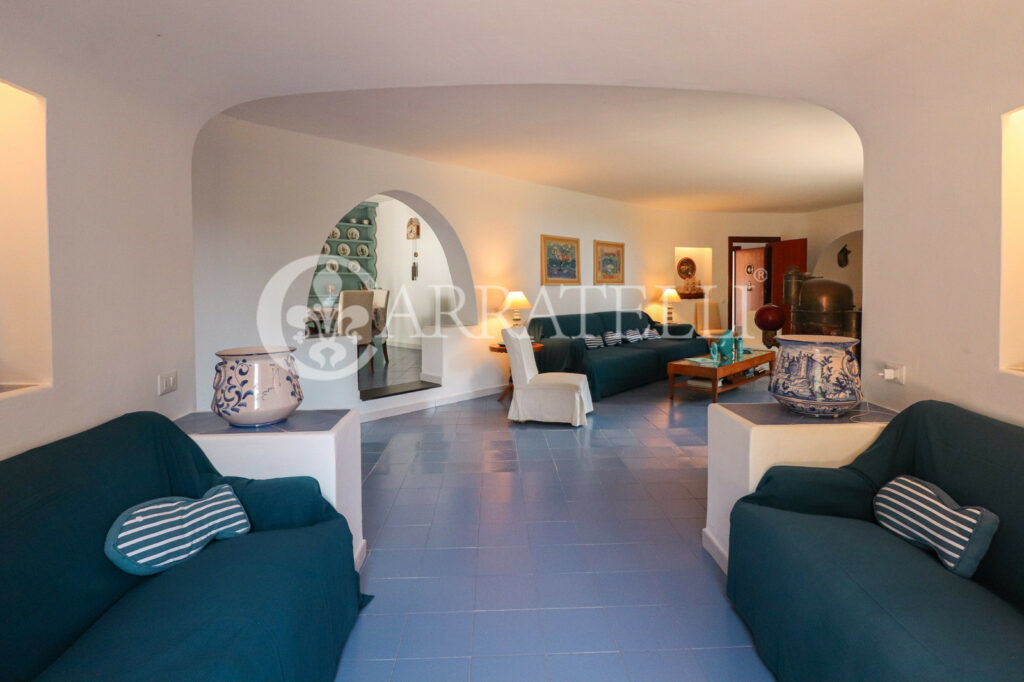 Prestigious panoramic villa in Punta Rossa