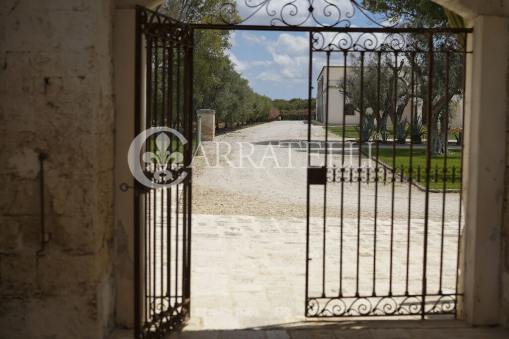 Masseria con Azienza Agricola nel cuore della Puglia