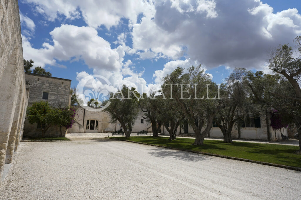 Masseria con Azienza Agricola nel cuore della Puglia