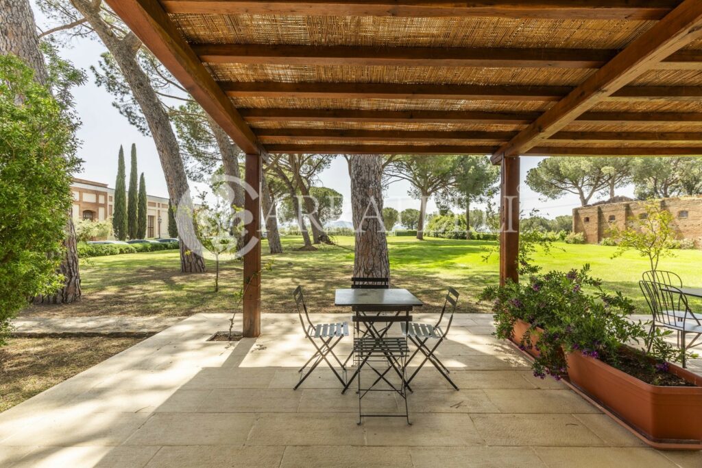 Tenuta con terreno a Roccastrada