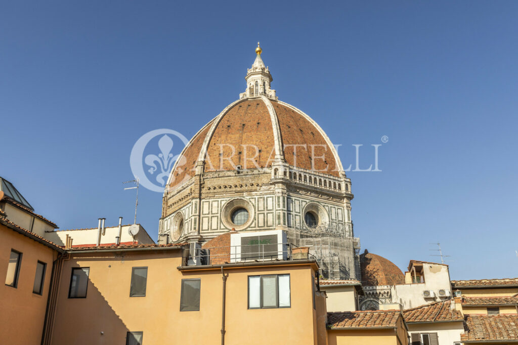 Luxury apartment with cathedral view in Florence