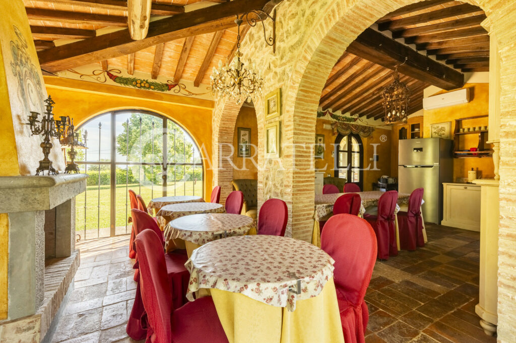 Lago Trasimeno villa moderna con piscina