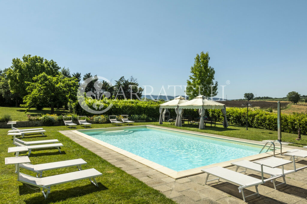 Lago Trasimeno villa moderna con piscina