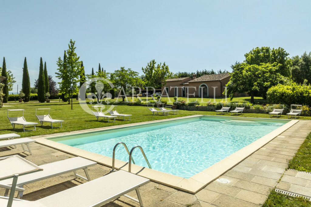 Lago Trasimeno villa moderna con piscina