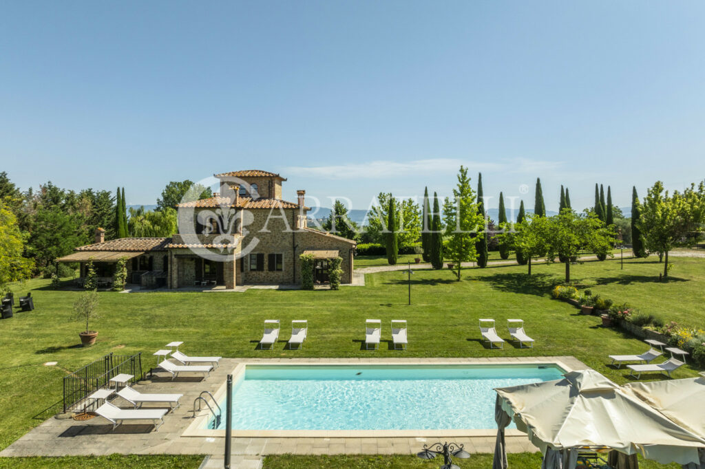 Lago Trasimeno villa moderna con piscina