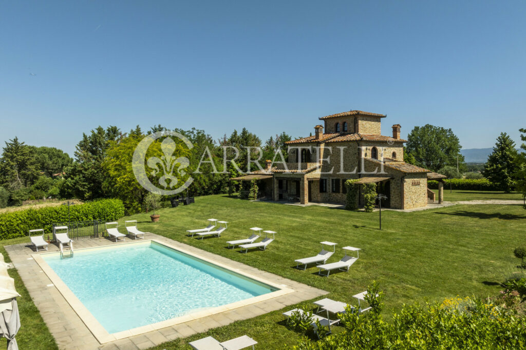 Lago Trasimeno villa moderna con piscina