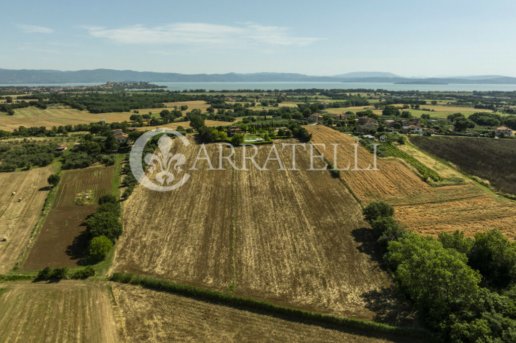 Lago Trasimeno villa moderna con piscina