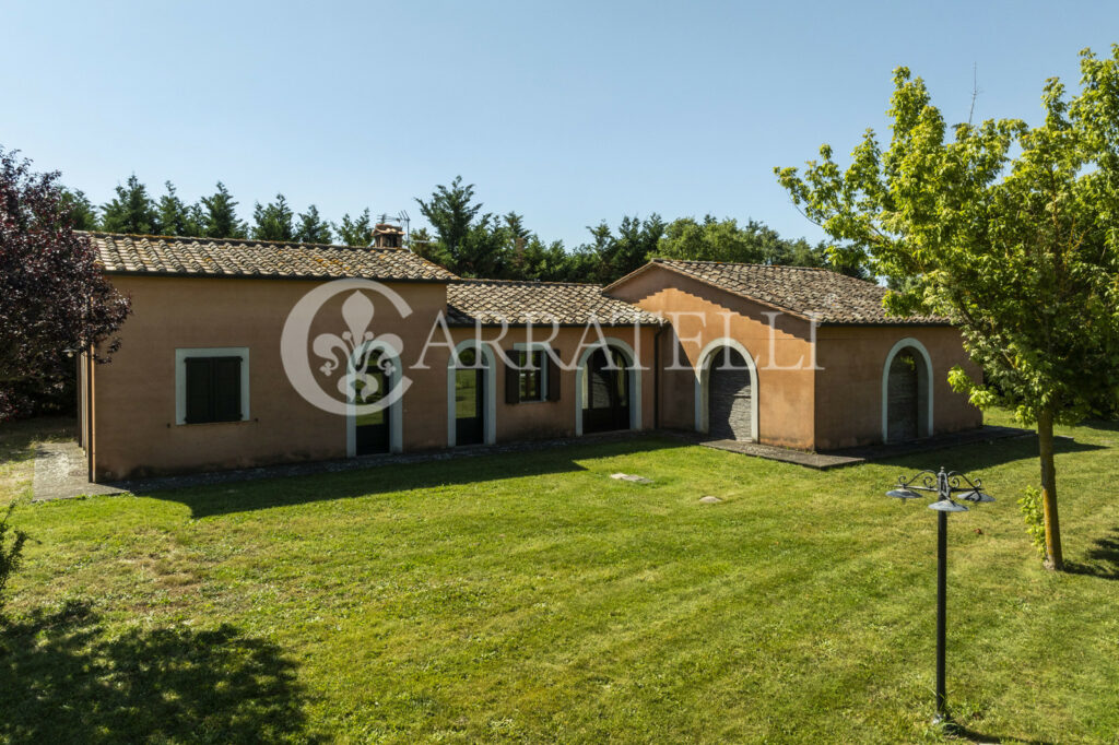 Lago Trasimeno villa moderna con piscina