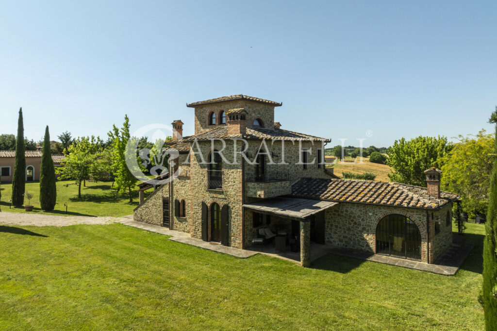 Lago Trasimeno villa moderna con piscina