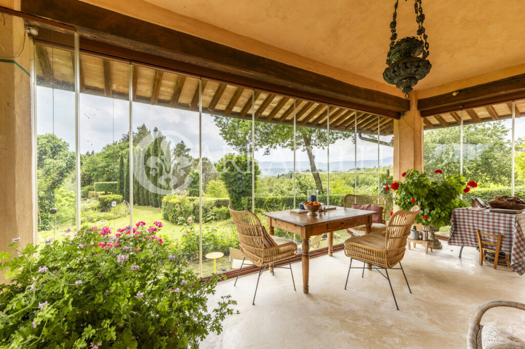 Città della Pieve farmhouse with pool and land