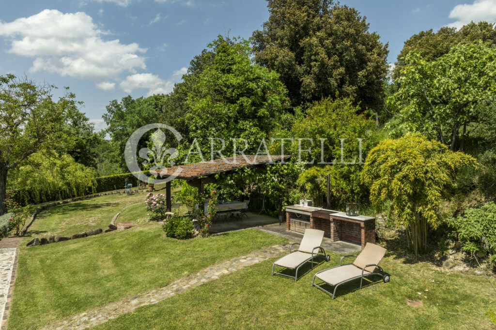 Città della Pieve farmhouse with pool and land