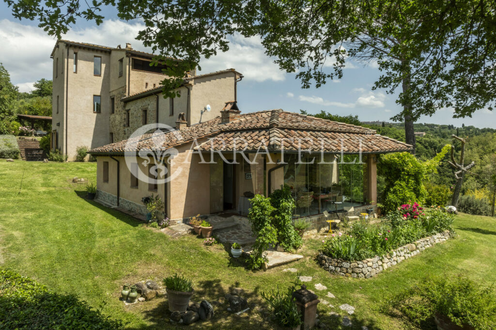 Città della Pieve farmhouse with pool and land