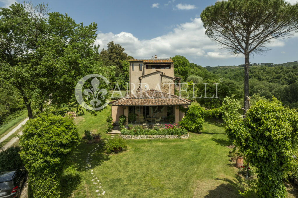 Città della Pieve farmhouse with pool and land