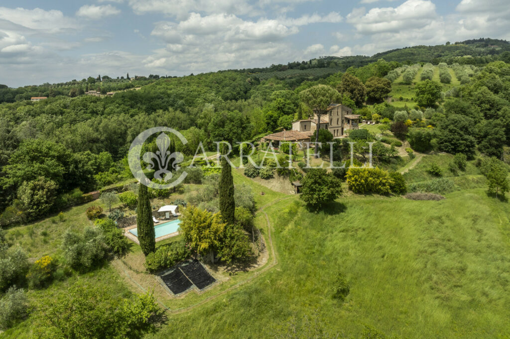 Città della Pieve farmhouse with pool and land