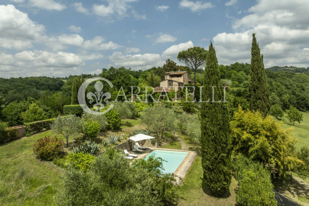 Città della Pieve farmhouse with pool and land