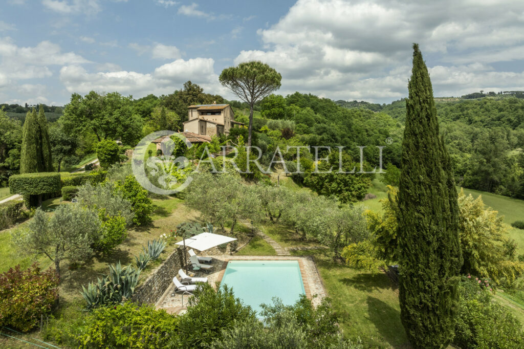 Città della Pieve farmhouse with pool and land