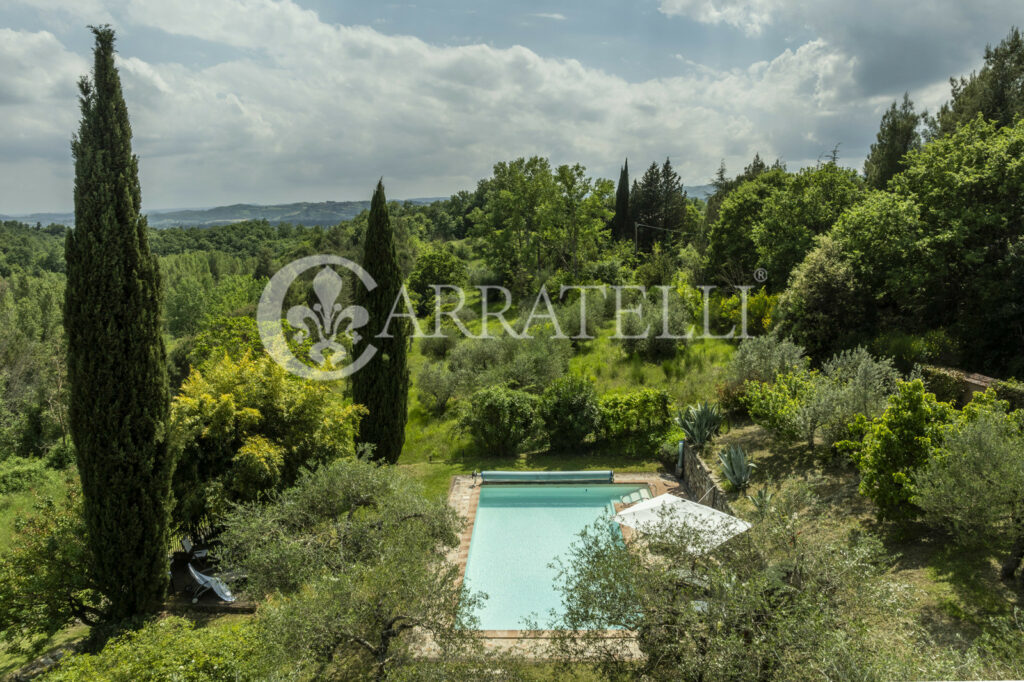 Città della Pieve farmhouse with pool and land