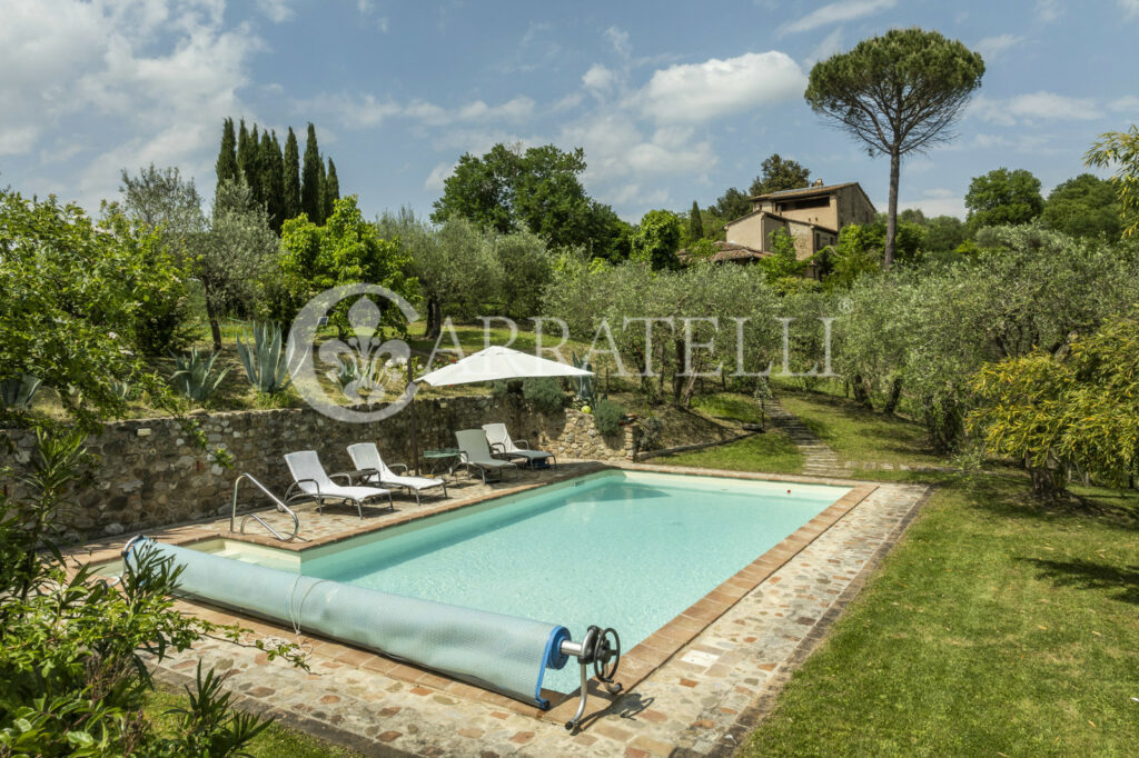 Città della Pieve farmhouse with pool and land