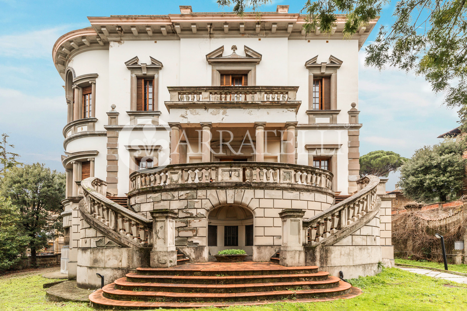 Florence Duomo view Historic villa with park