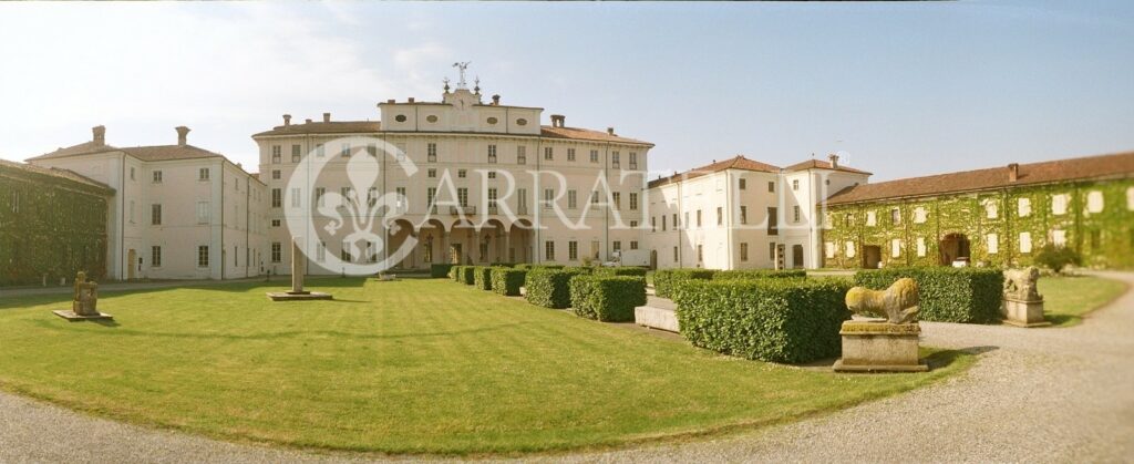 Prestigiosa villa di lusso del XVII secolo alle porte di Milano