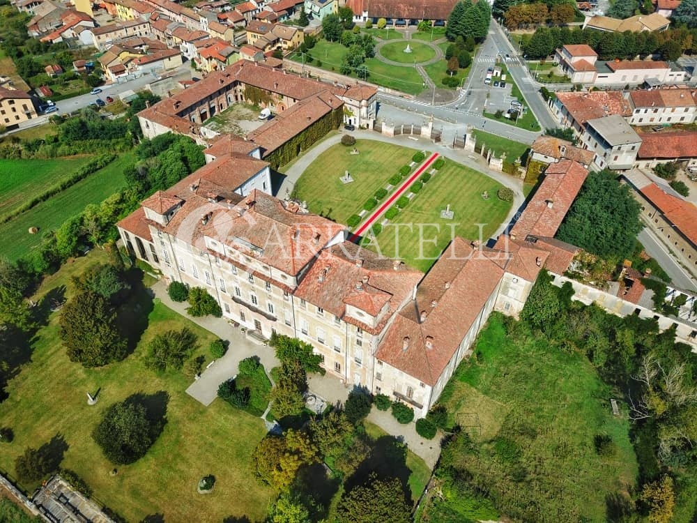 Prestigiosa villa di lusso del XVII secolo alle porte di Milano