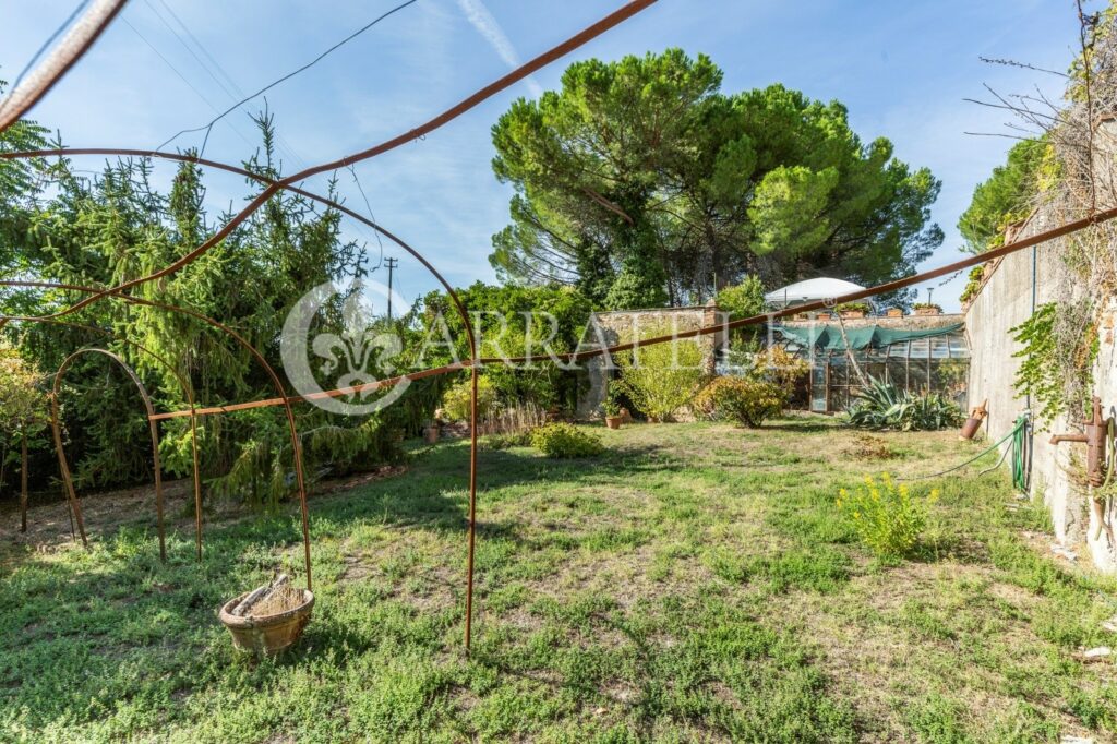 Villa d’epoca con depandance e parco ad Impruneta