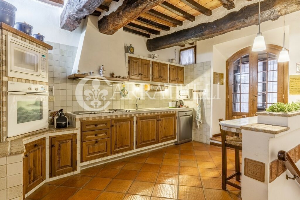 Palazzetto di 3 piani a Montepulciano con sauna