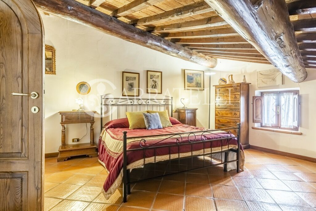 Palazzetto di 3 piani a Montepulciano con sauna