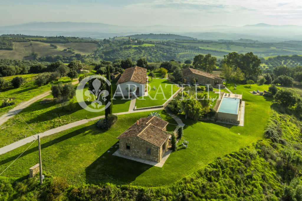 Campagnatico Casale con dèpandance e piscina