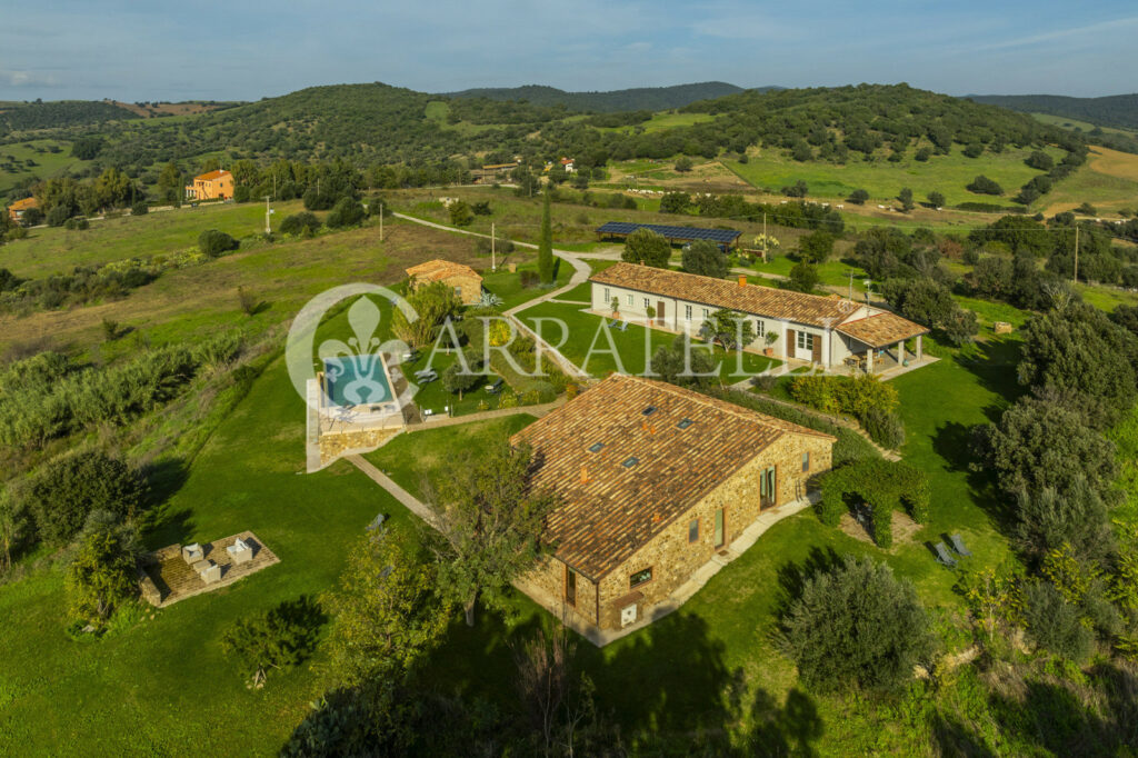 Campagnatico Casale con dèpandance e piscina