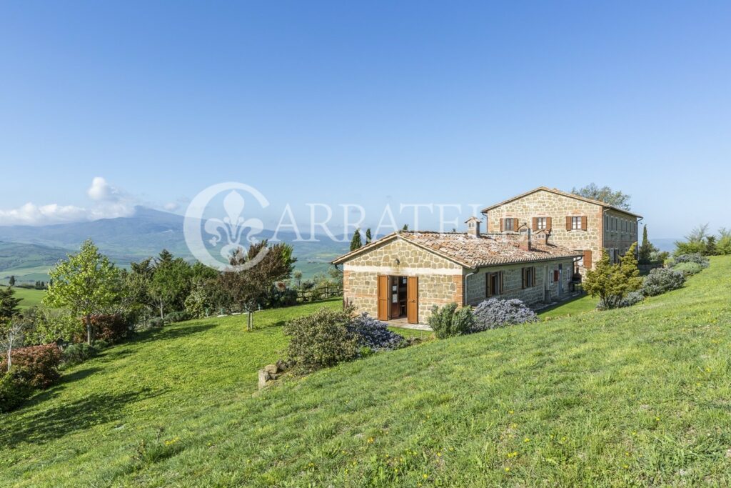 Farmhouse with breathtaking view in Pienza, Val d’Orcia, Tuscany.